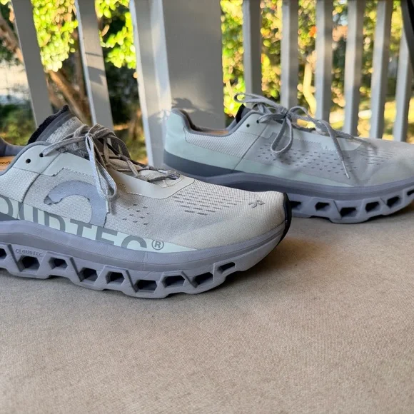 On Running Gray Athletic Shoes Cloud Monster - Picture 2 of 4